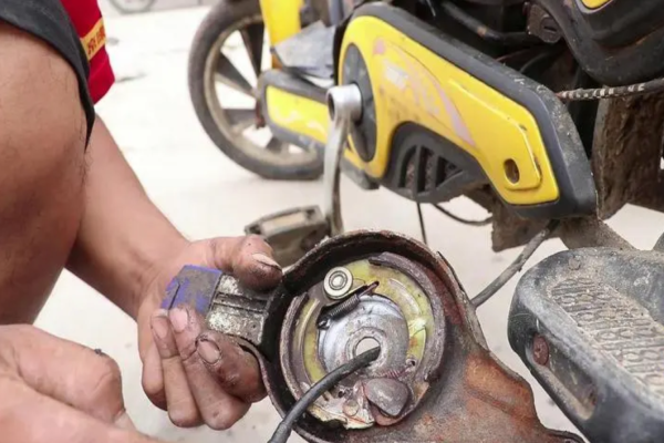 黄山市电动车刹车故障